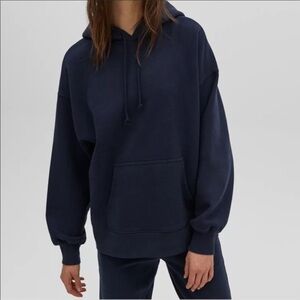 Aritzia TNA Boyfriend Hoodie Size 1, Navy
